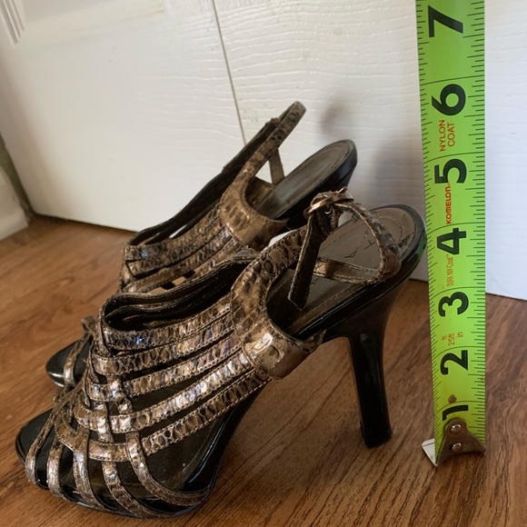Tahari Snake print open toe heels READ DESCRIPTION - Picture 2 of 7